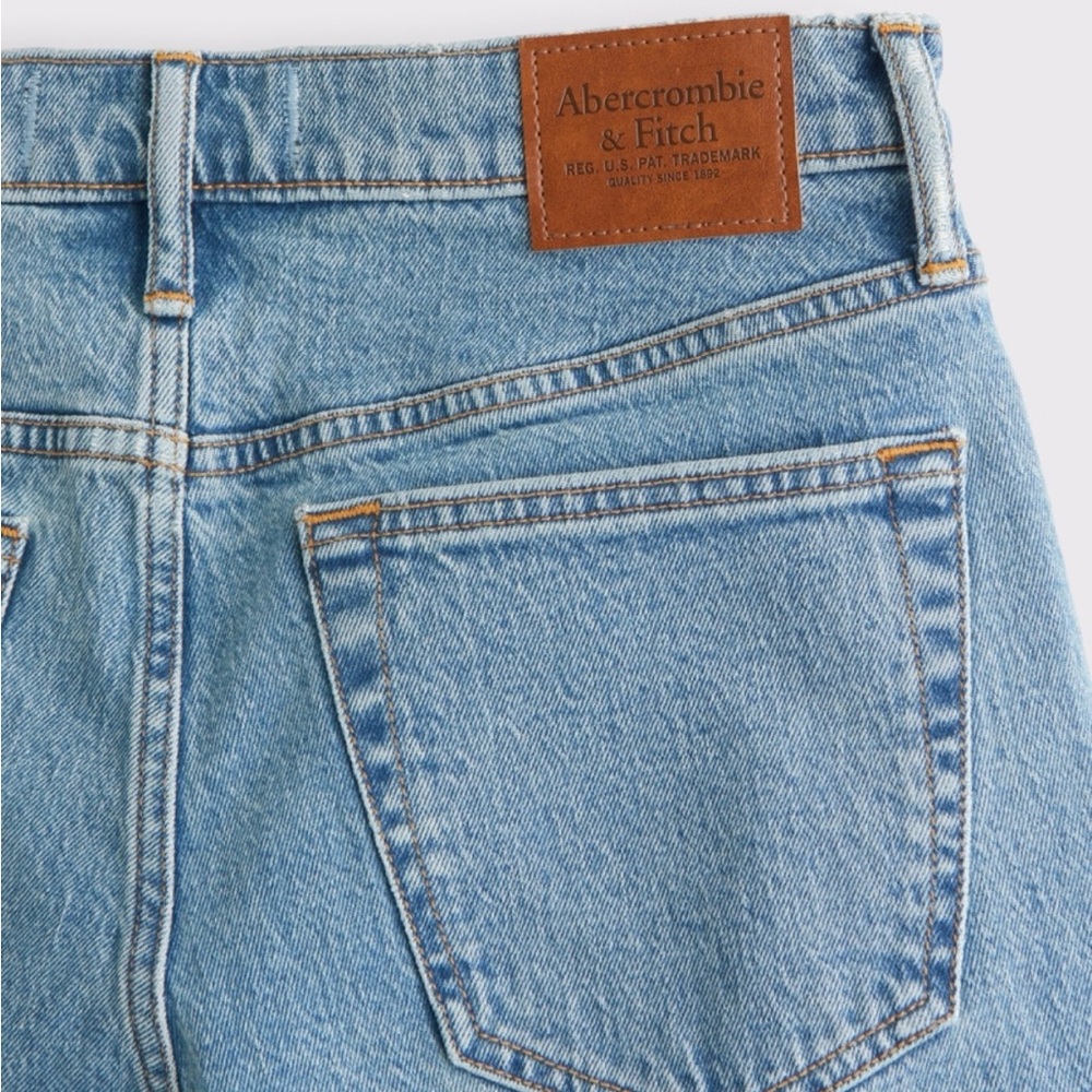 Abercrombie & Fitch Mens 90s’ Straight Jeans, Medium Wash, 30Wx30L, EUC